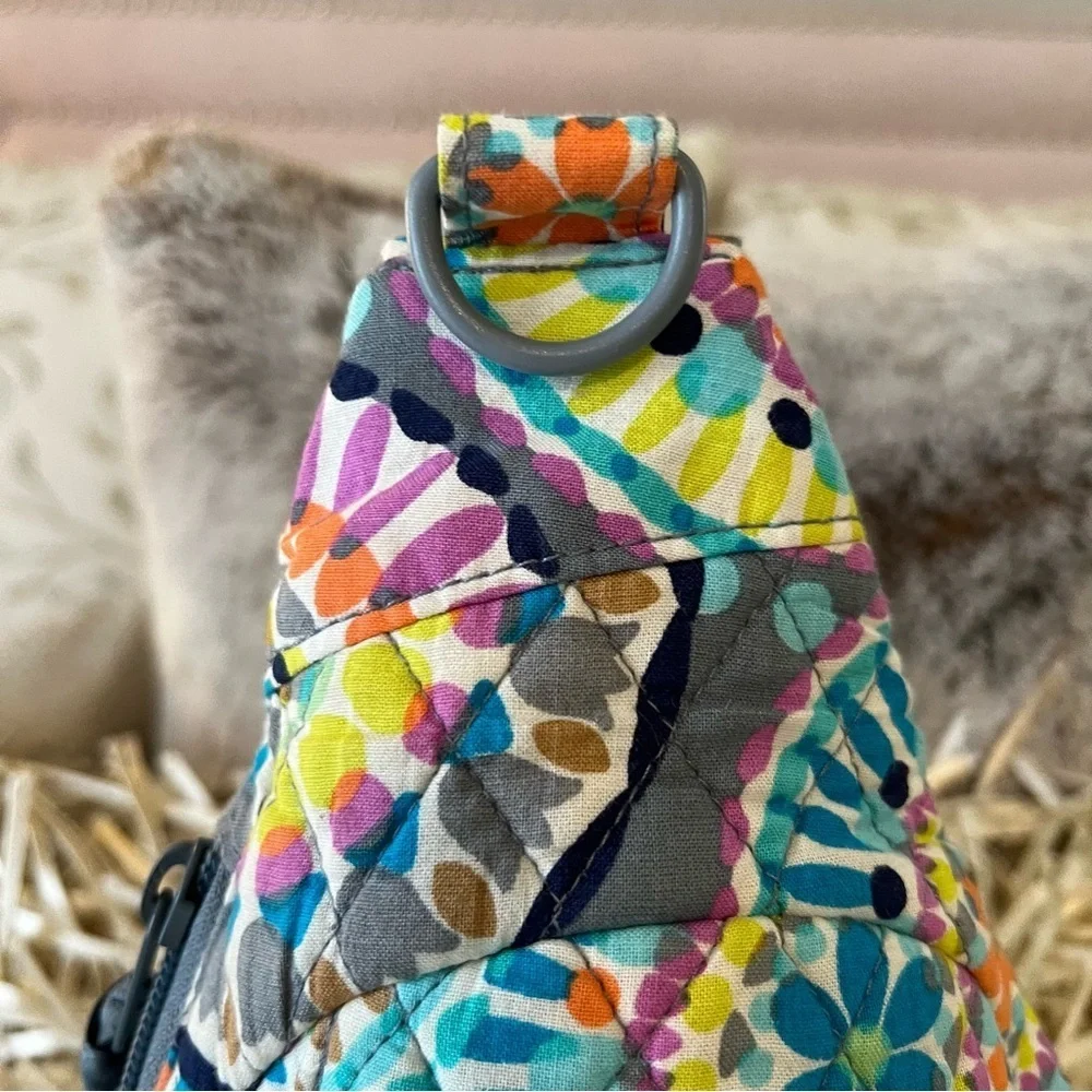 VERA BRADLEY Sunny Medallion 2022 Essentials Lighten Up Sling Back Gray Yellow